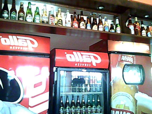 TE OFRECEMOS TODA CLASE DE BEBIDAS BIEN FRIAS